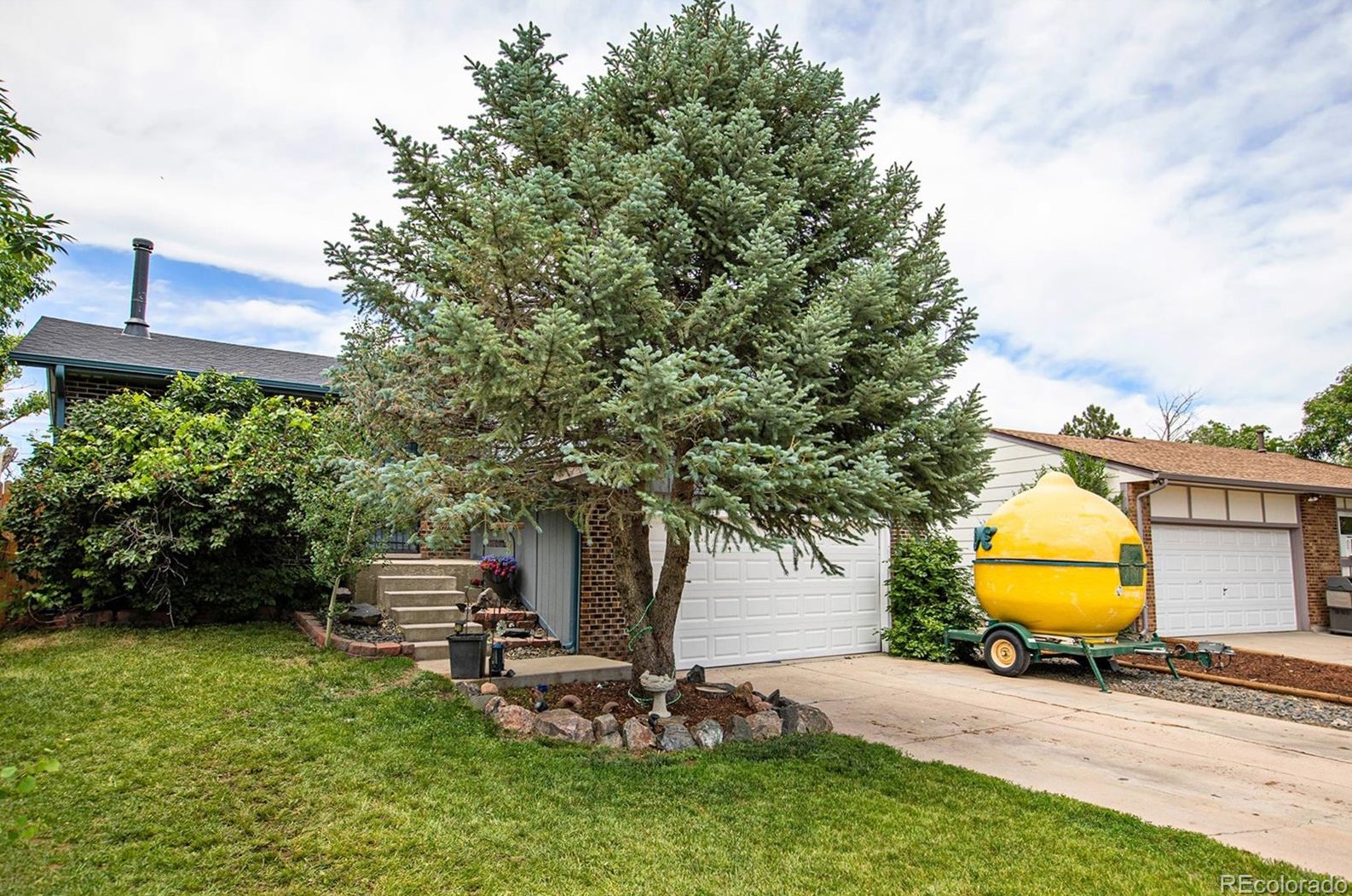 275 Coolidge Ct, Bennett, CO 80102