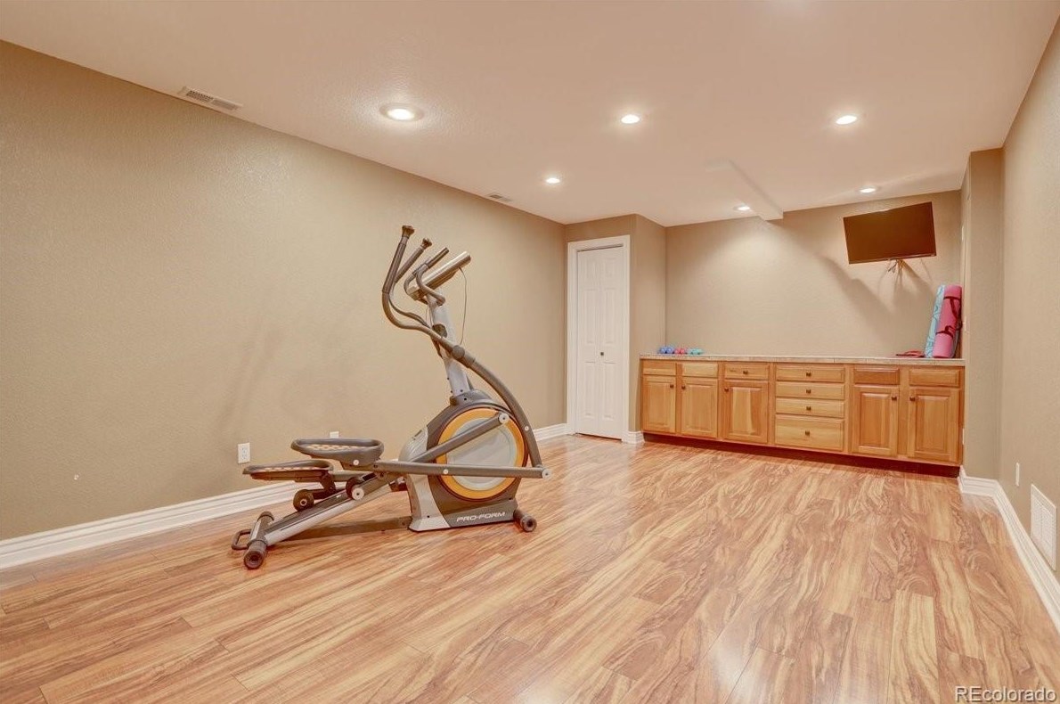 10392 Brookhollow Cir, Littleton CO  80129-1801 exterior