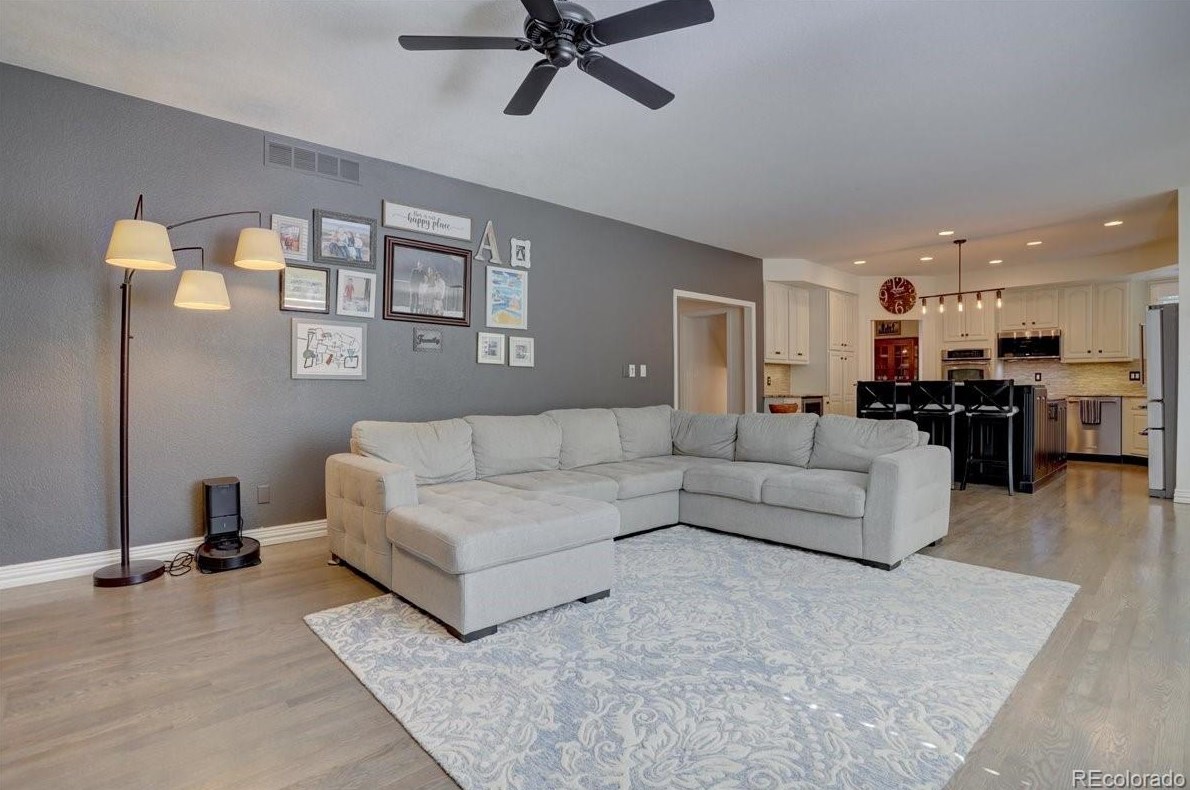 10392 Brookhollow Cir, Littleton CO  80129-1801 exterior