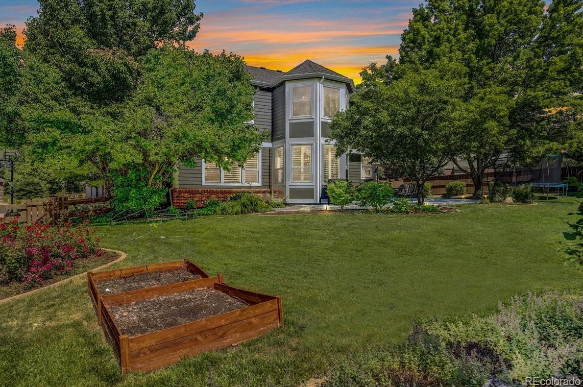 10392 Brookhollow Cir, Littleton CO  80129-1801 exterior