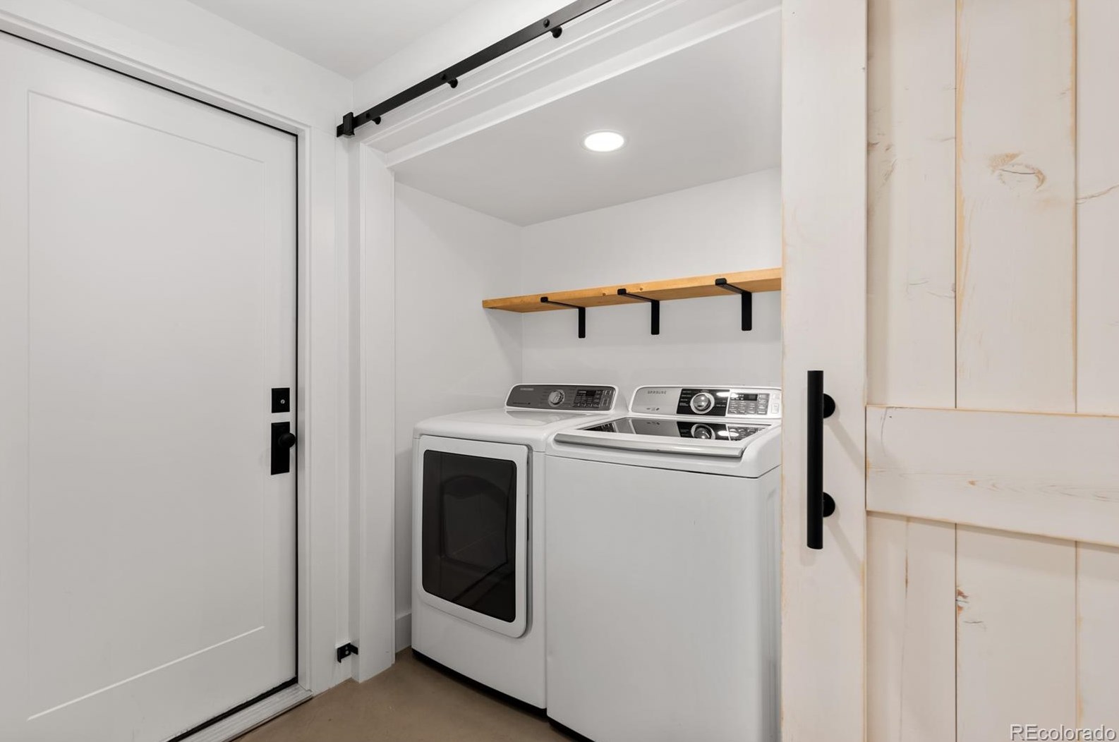 9997 Falcon Crk Dr, Littleton CO 80130-3802 exterior