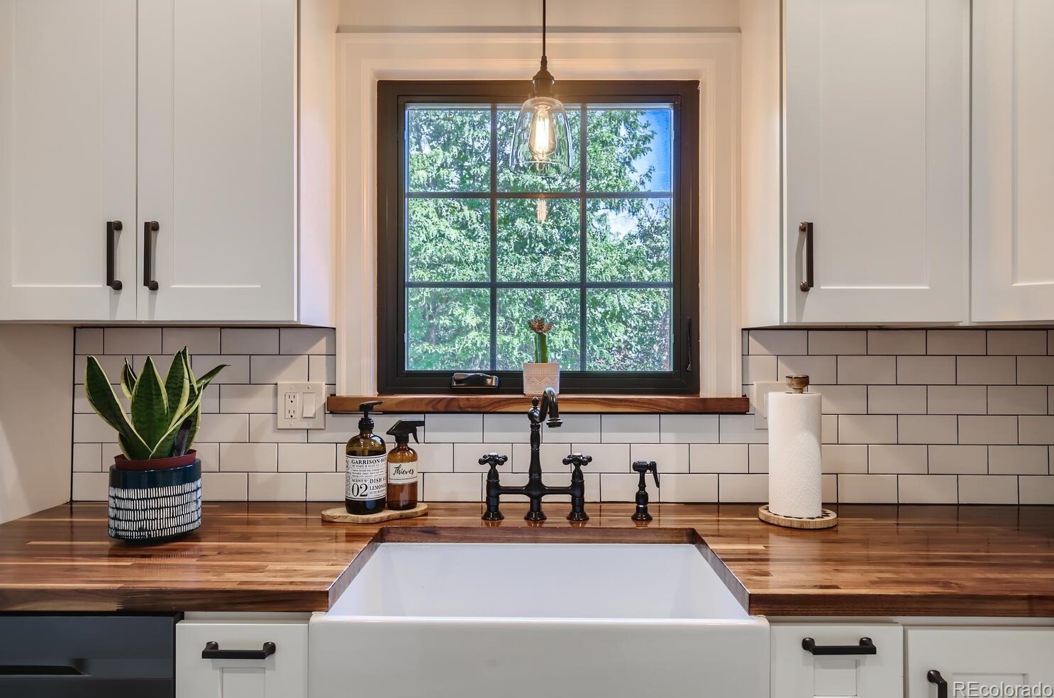 7056 Elm Ct, Littleton CO 80122-3828 exterior