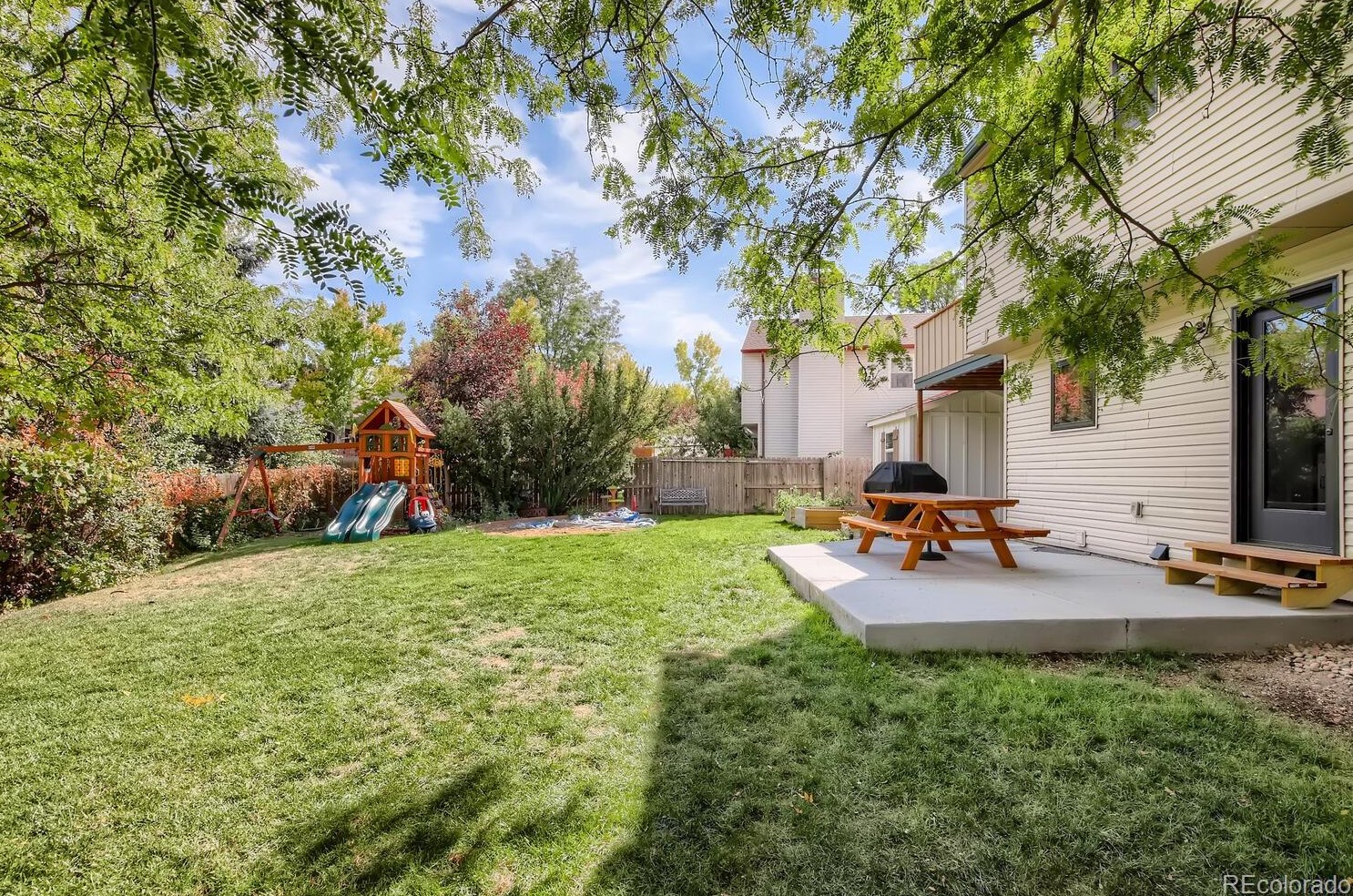 7056 Elm Ct, Littleton CO 80122-3828 exterior