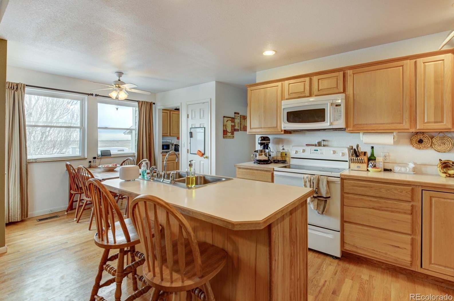 3460 Vanderhoof St, Bennett CO 80102-8933 exterior