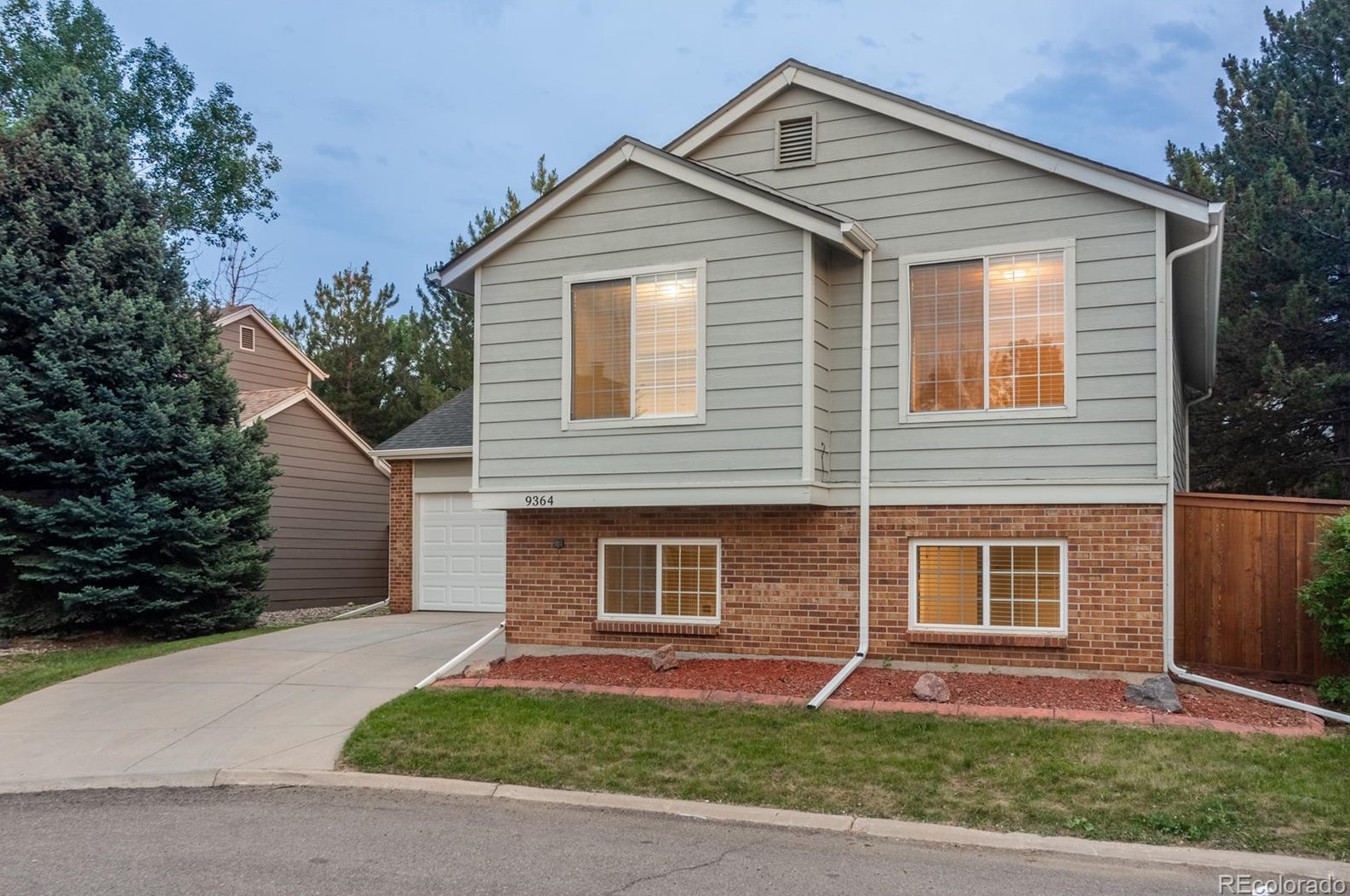 9364 Cattail Ct, Littleton, CO 80126-2738