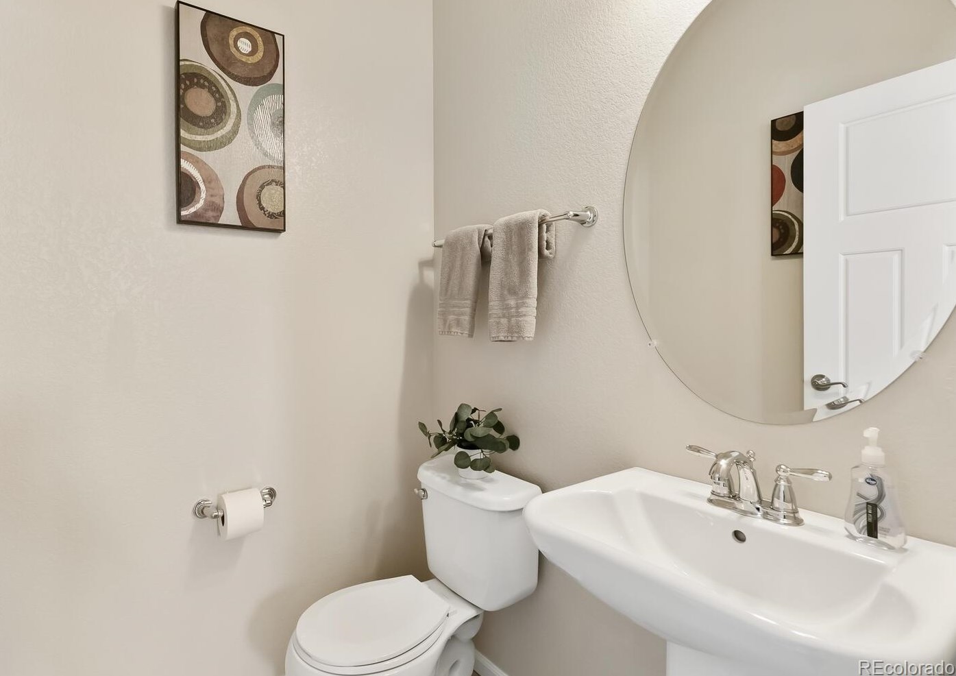 6797 E Phillips Pl, Englewood, CO 80112