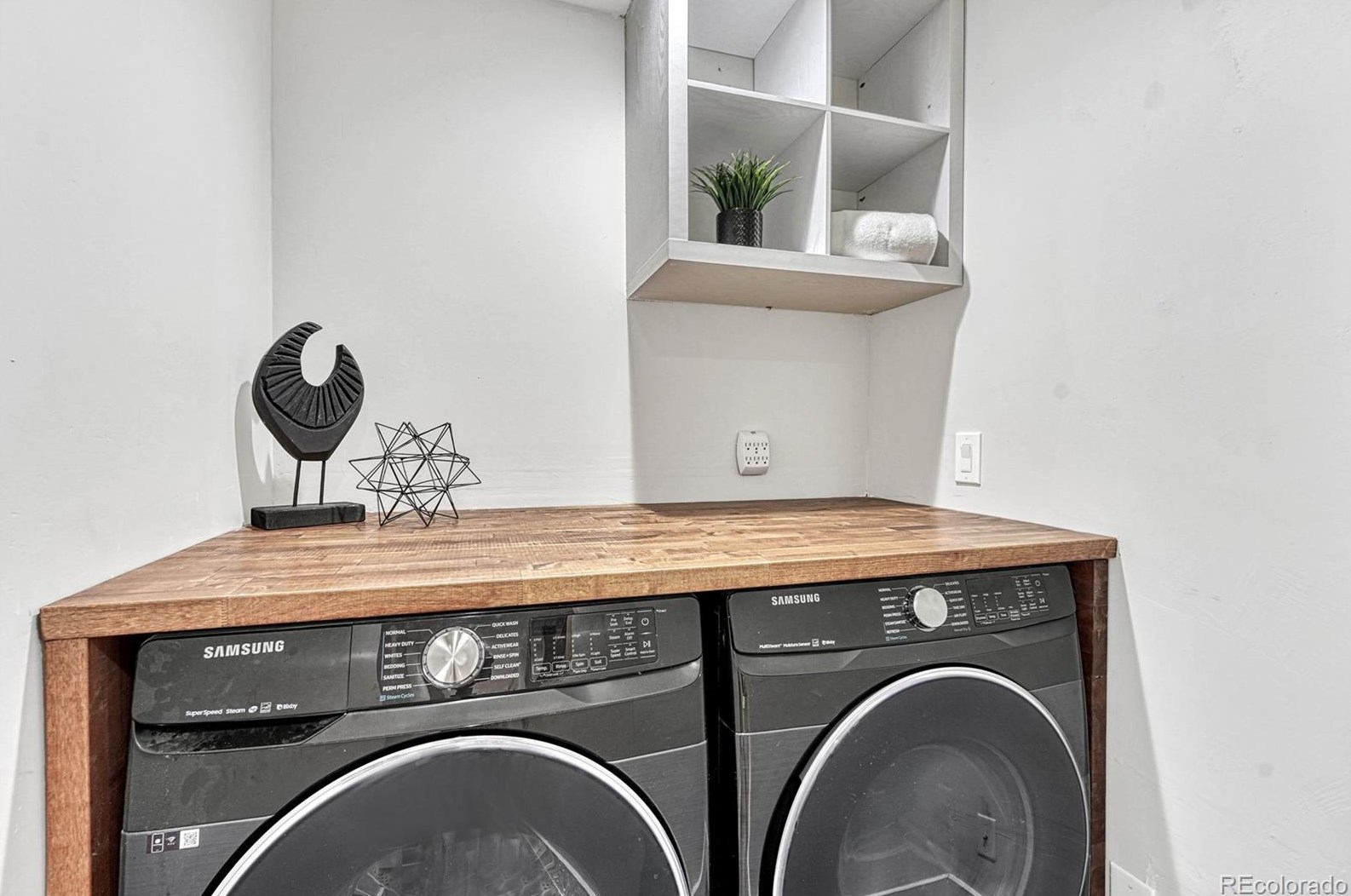 6048 Fair Dr, Littleton CO  80123-3874 exterior