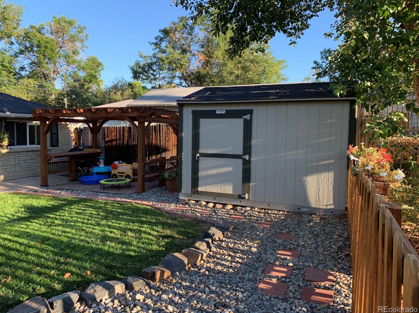 4261 S Logan St, Englewood, CO 80113