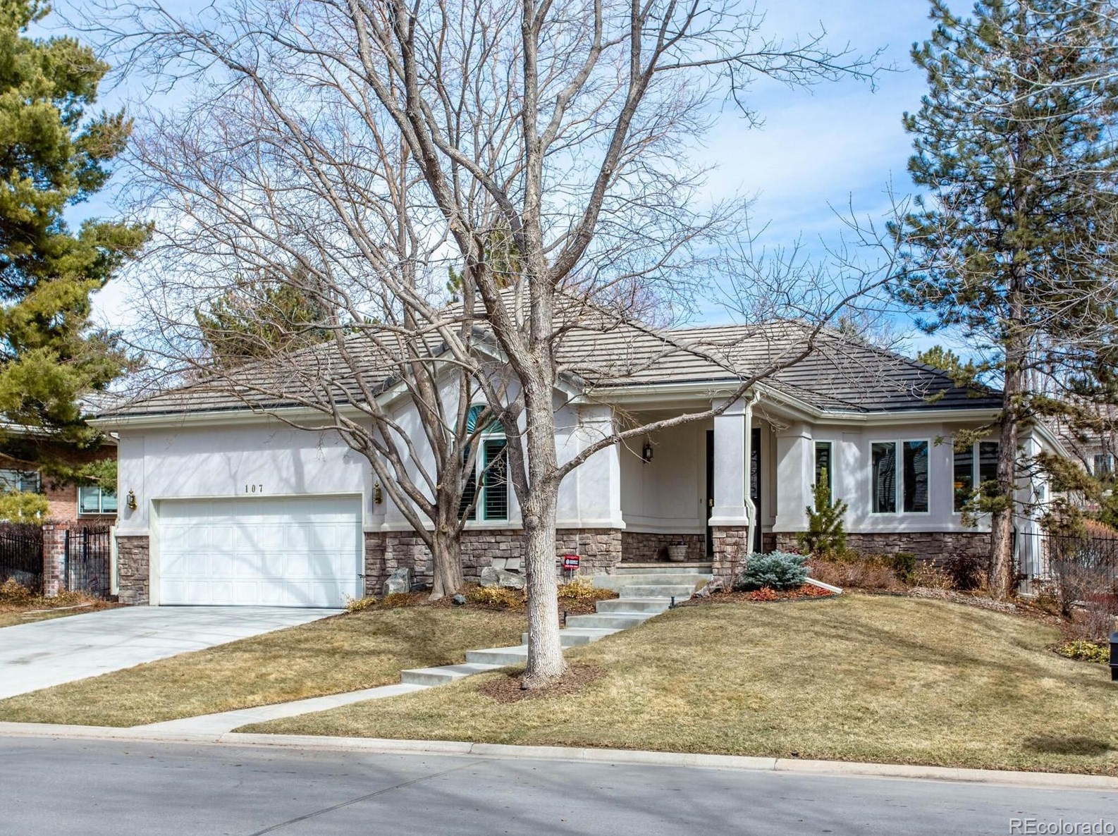 107 Blue Heron Ct, Littleton, CO 80121-2121