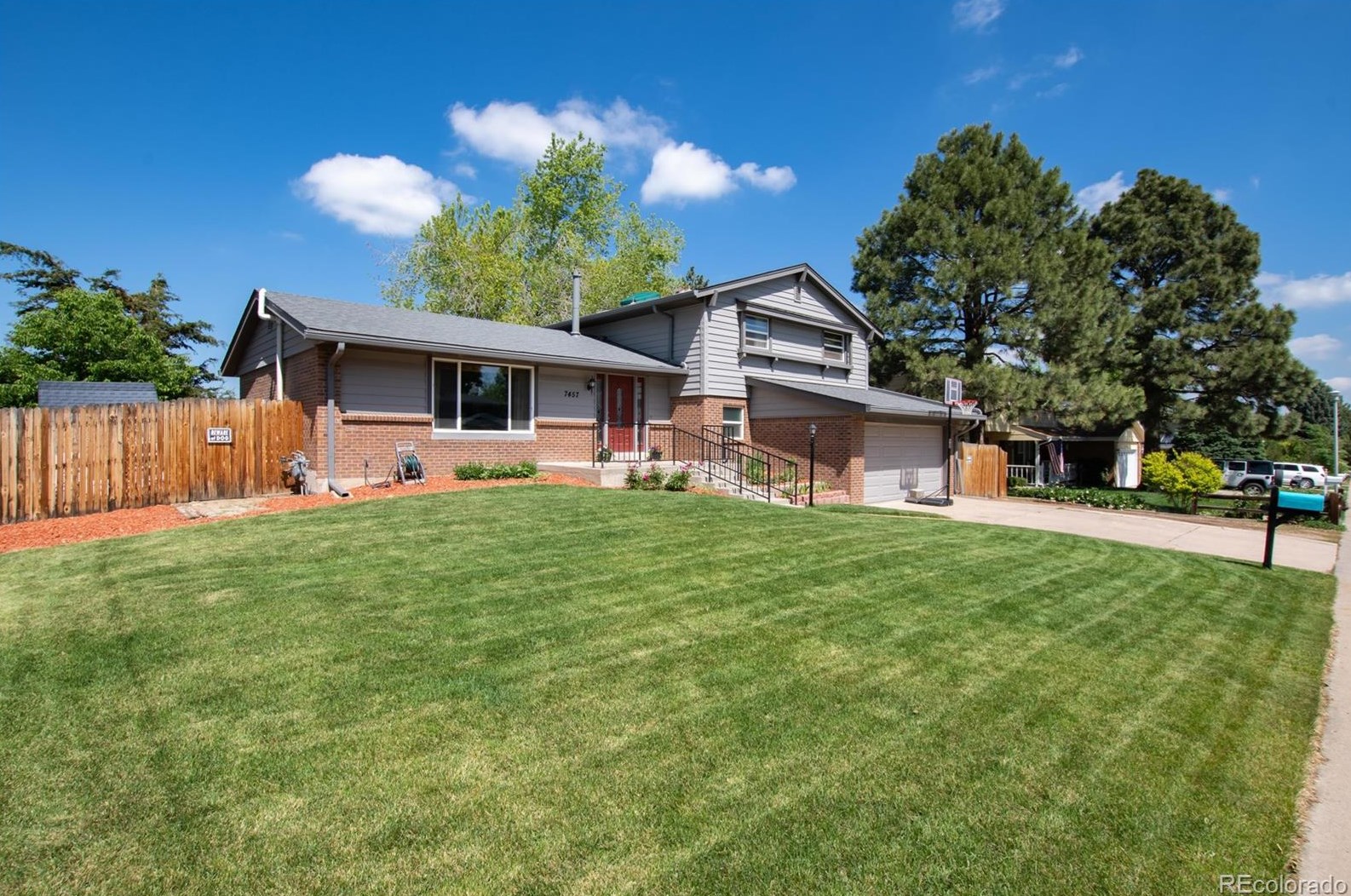 7457 Downing Cir, Littleton, CO 80122-1424