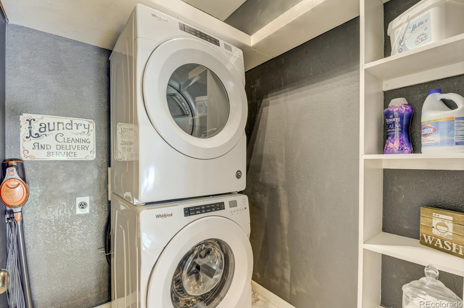 9944 Gwendelyn Pl, Littleton CO 80129-6219 exterior