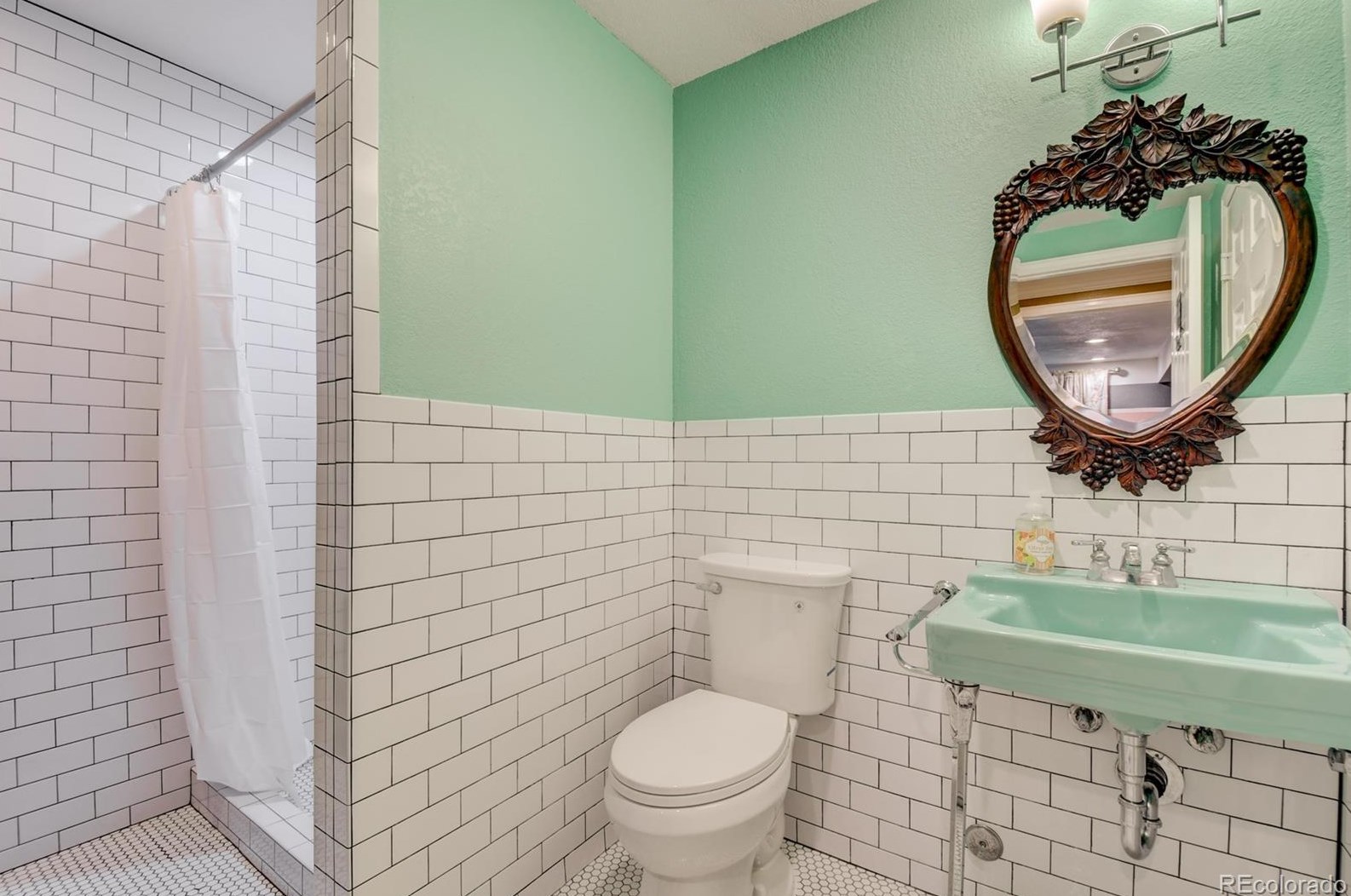 9944 Gwendelyn Pl, Littleton CO 80129-6219 exterior