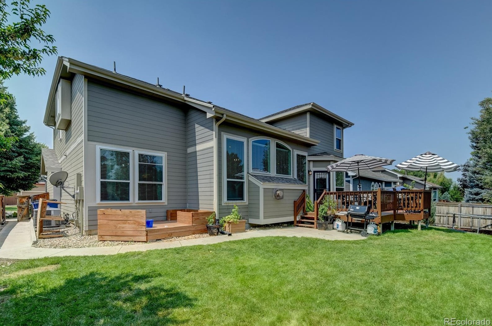 9944 Gwendelyn Pl, Littleton CO 80129-6219 exterior