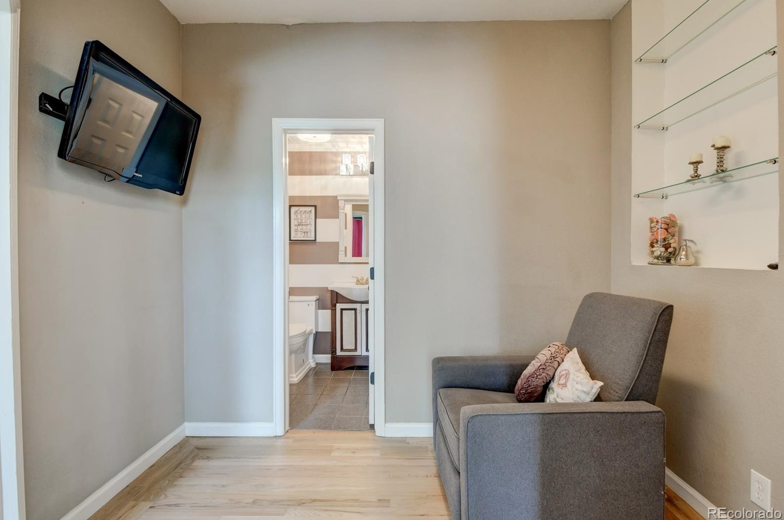 9944 Gwendelyn Pl, Littleton CO 80129-6219 exterior