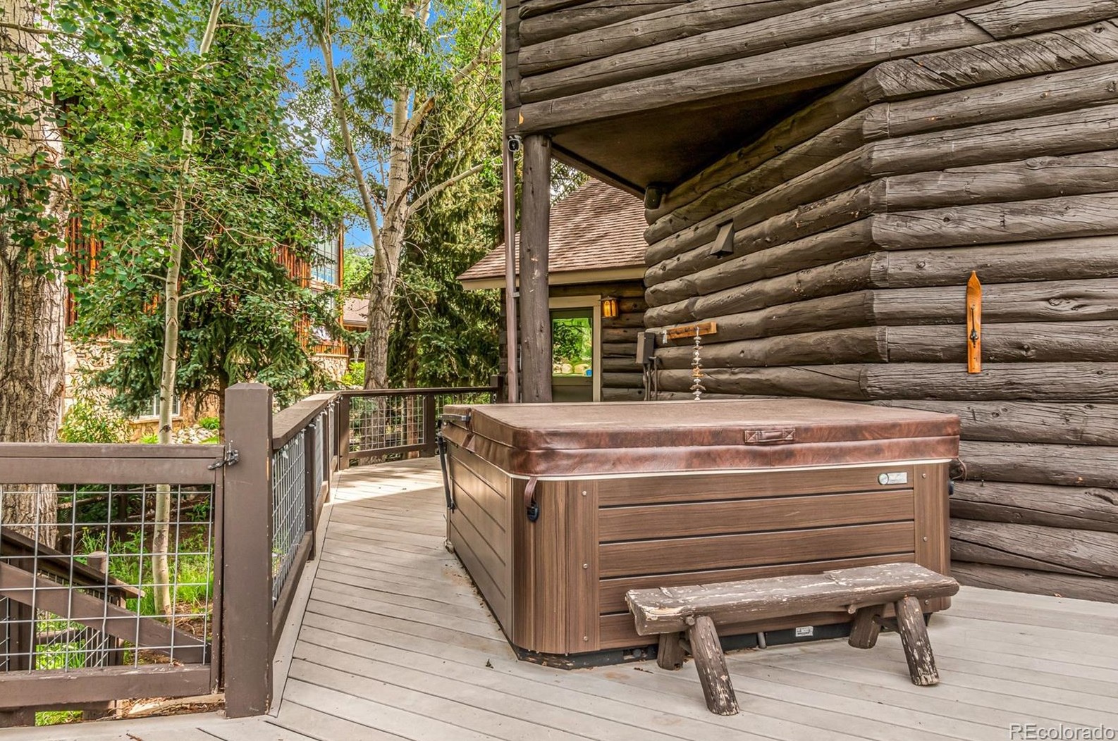 629 Meadowbrook Cir, Steamboat Springs CO  80487-3043 exterior