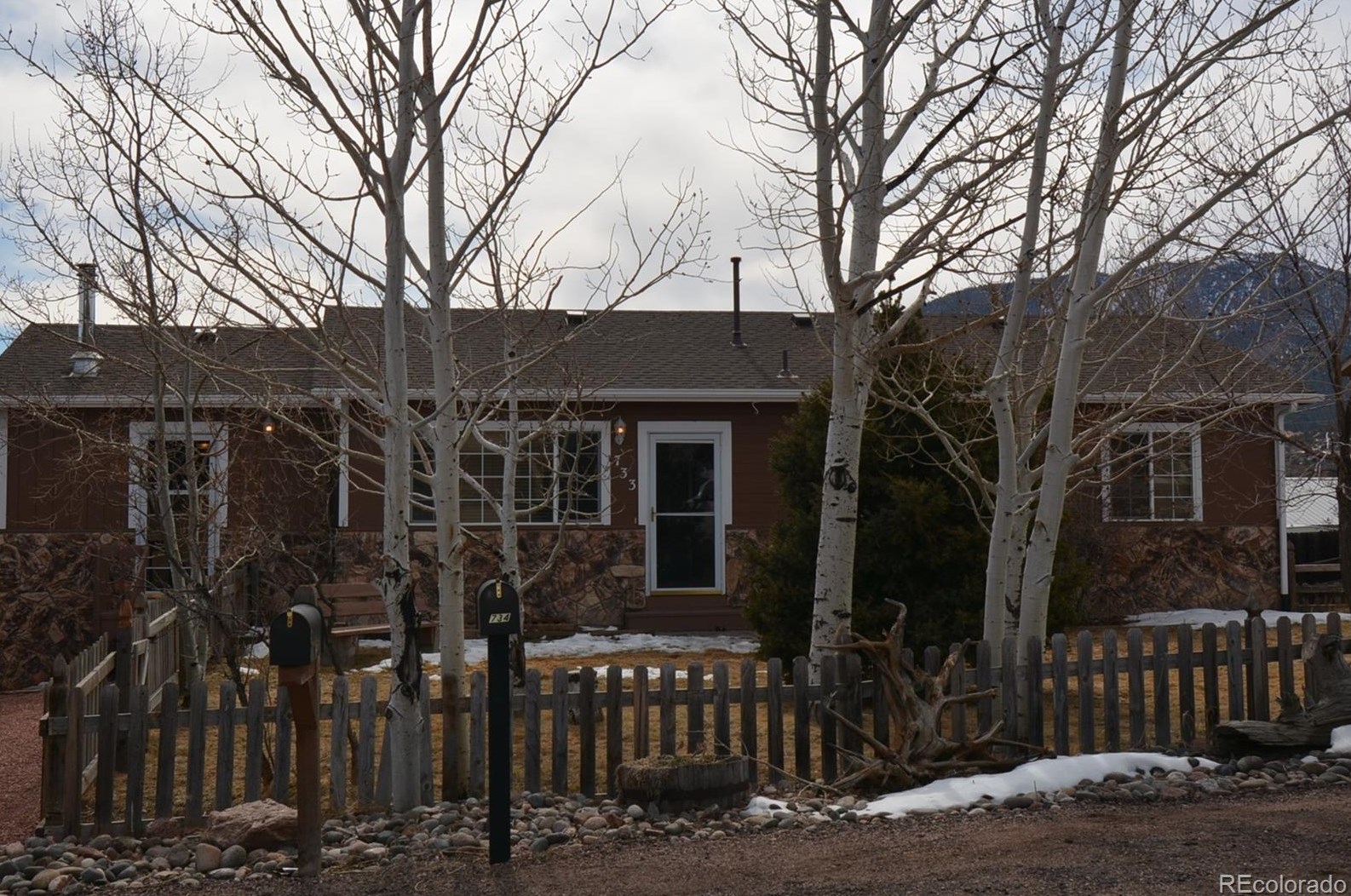 733 Hillview Rd, Palmer Lake, CO 80133-9031