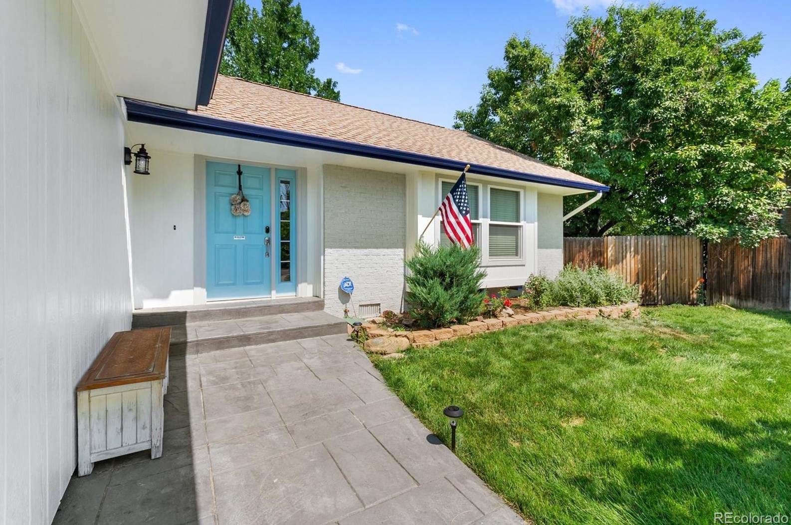 8157 Peakview Dr, Littleton, CO 80123-3577