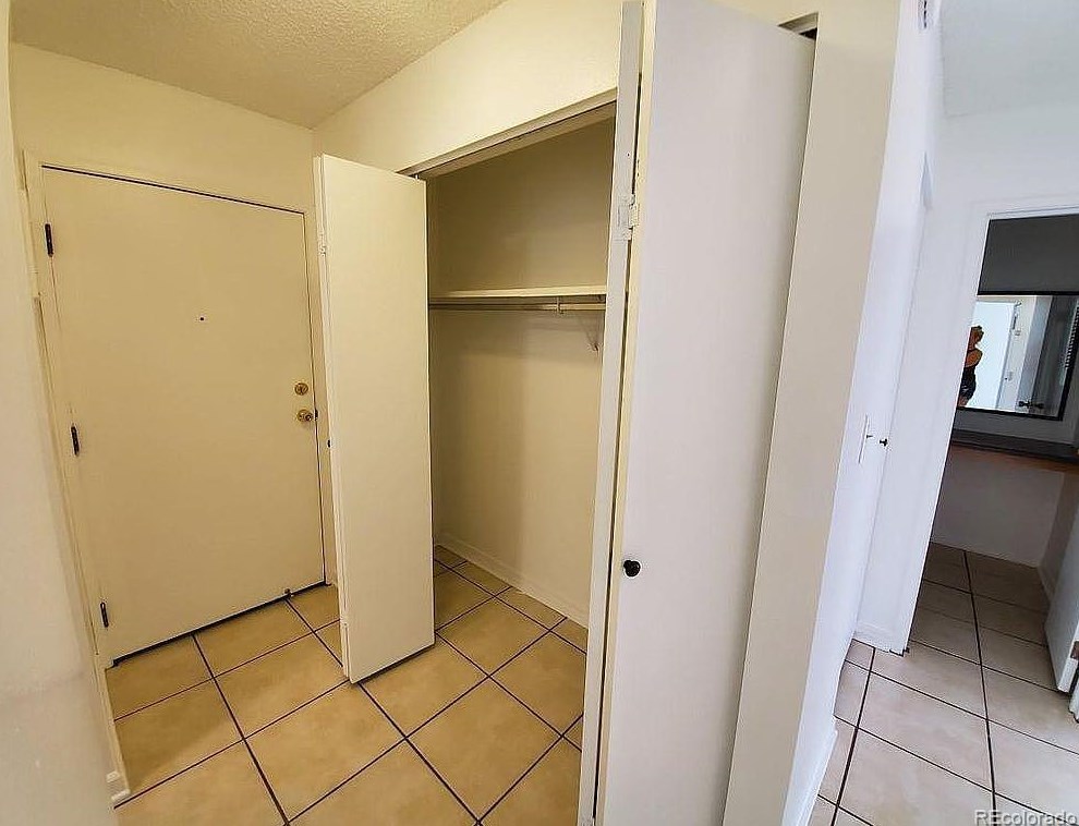 100 Highline Cir, Littleton, CO 80122-1009