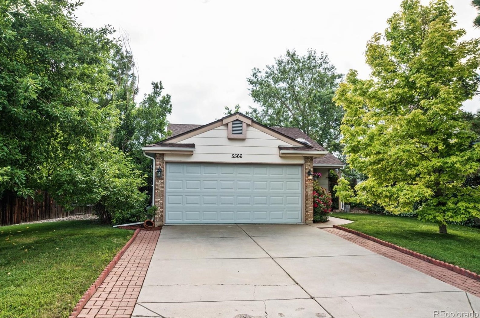 5566 Zinnia St, Littleton, CO 80127-2121