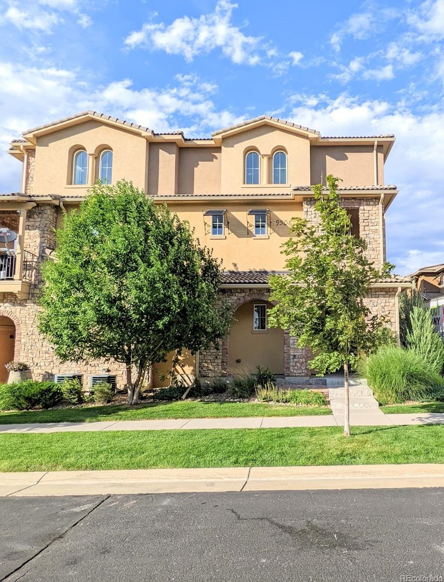 9506 Loggia St, Littleton, CO 80126-7636