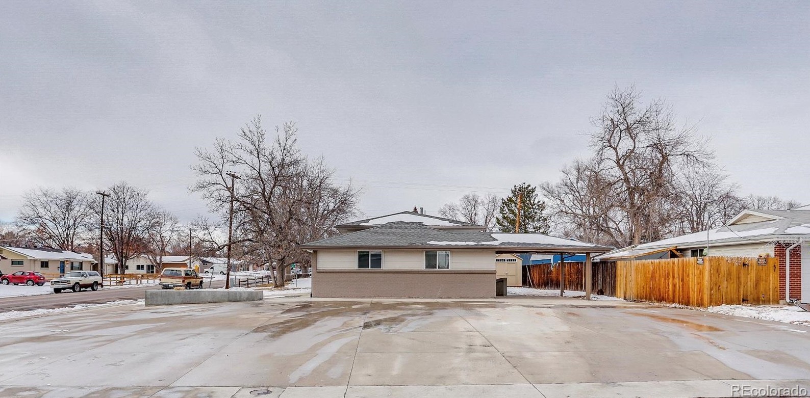 8104 Chase Dr, Arvada CO  80003-1808 exterior
