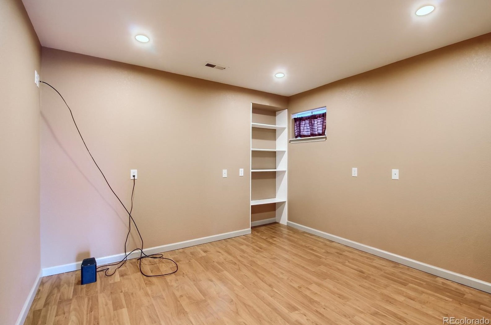 8592 Mallard Pl, Littleton CO 80126-2963 exterior