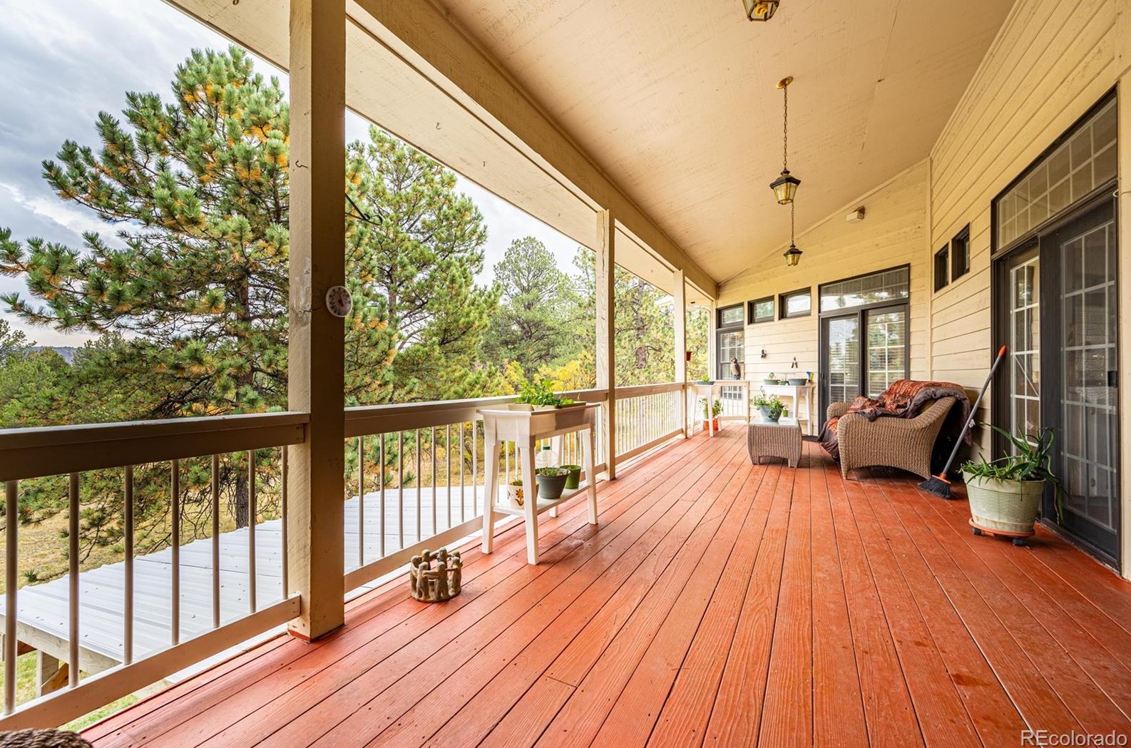 8050 La Veta Rd, Palmer Lake CO 80118-8229 exterior