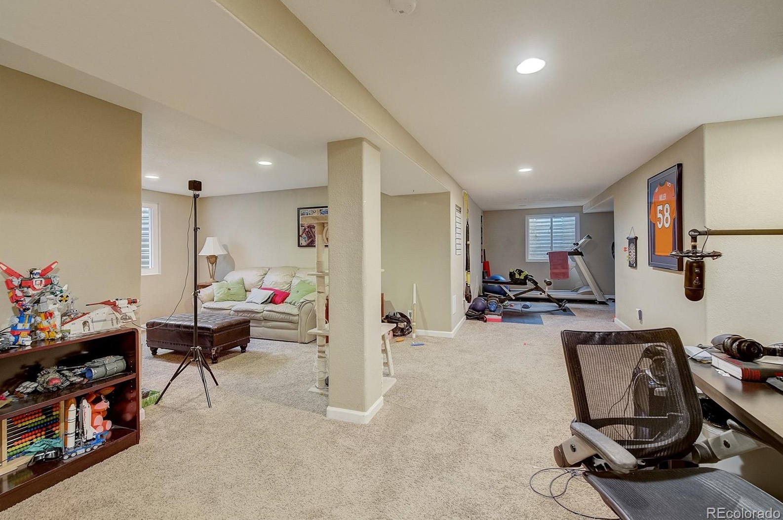 10085 Glenstone Cir, Littleton CO 80130-8019 exterior