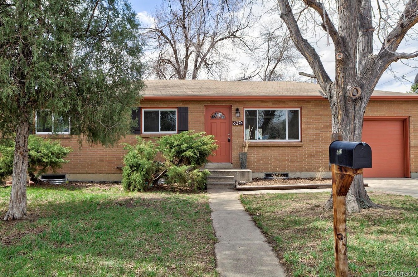 6374 Iris Ct, Arvada, CO 80004-2950