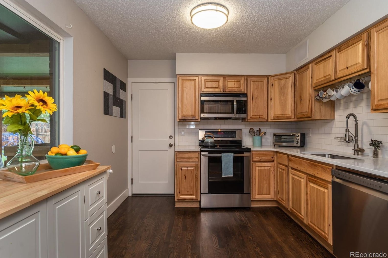 30 James Cir, Longmont CO  80501-6805 exterior