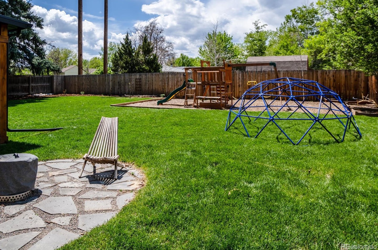 30 James Cir, Longmont CO  80501-6805 exterior