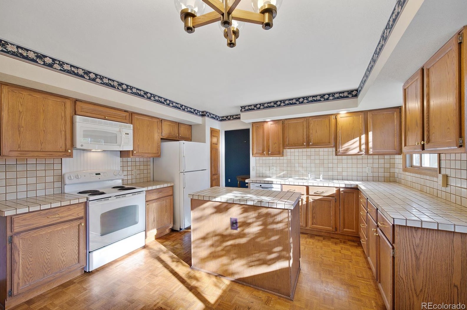 3198 Otero Cir, Littleton CO 80122-3877 exterior