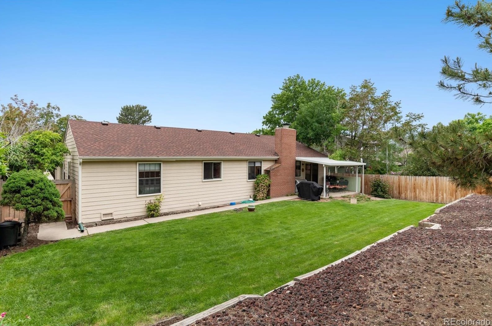 10329 Burgundy Ave, Littleton CO 80127-5533 exterior