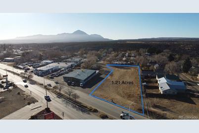 313 S Broadway - Photo 1
