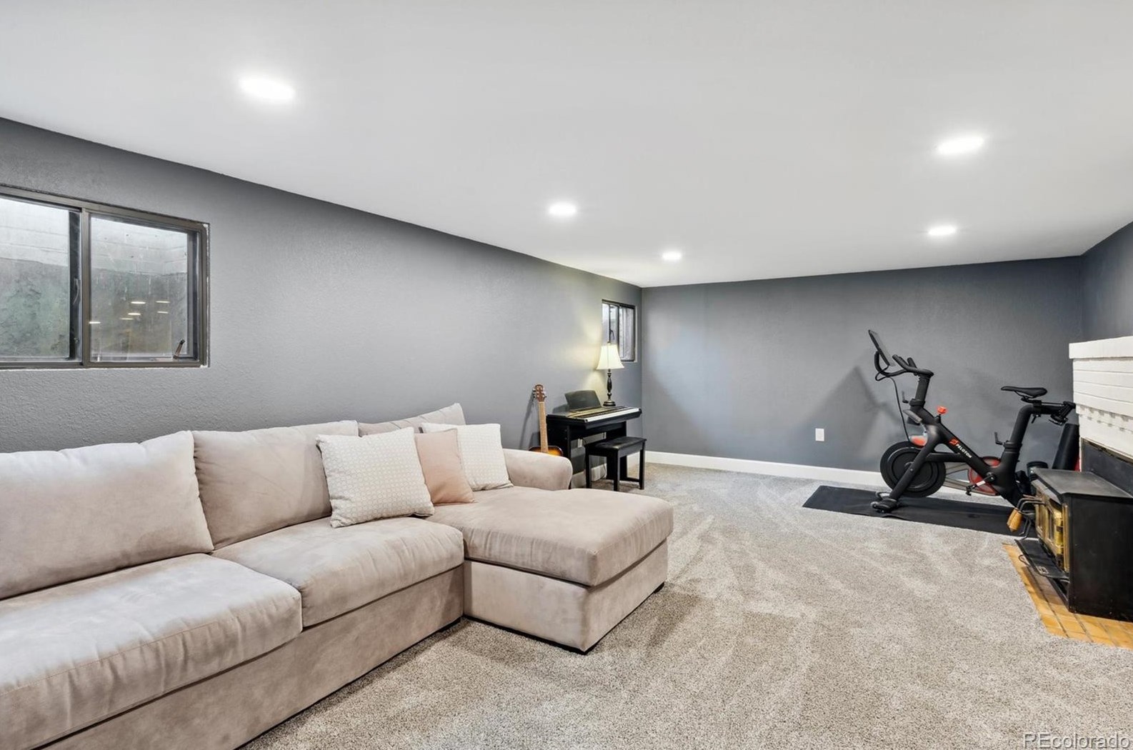 6080 Carr St, Arvada CO  80004-5406 exterior