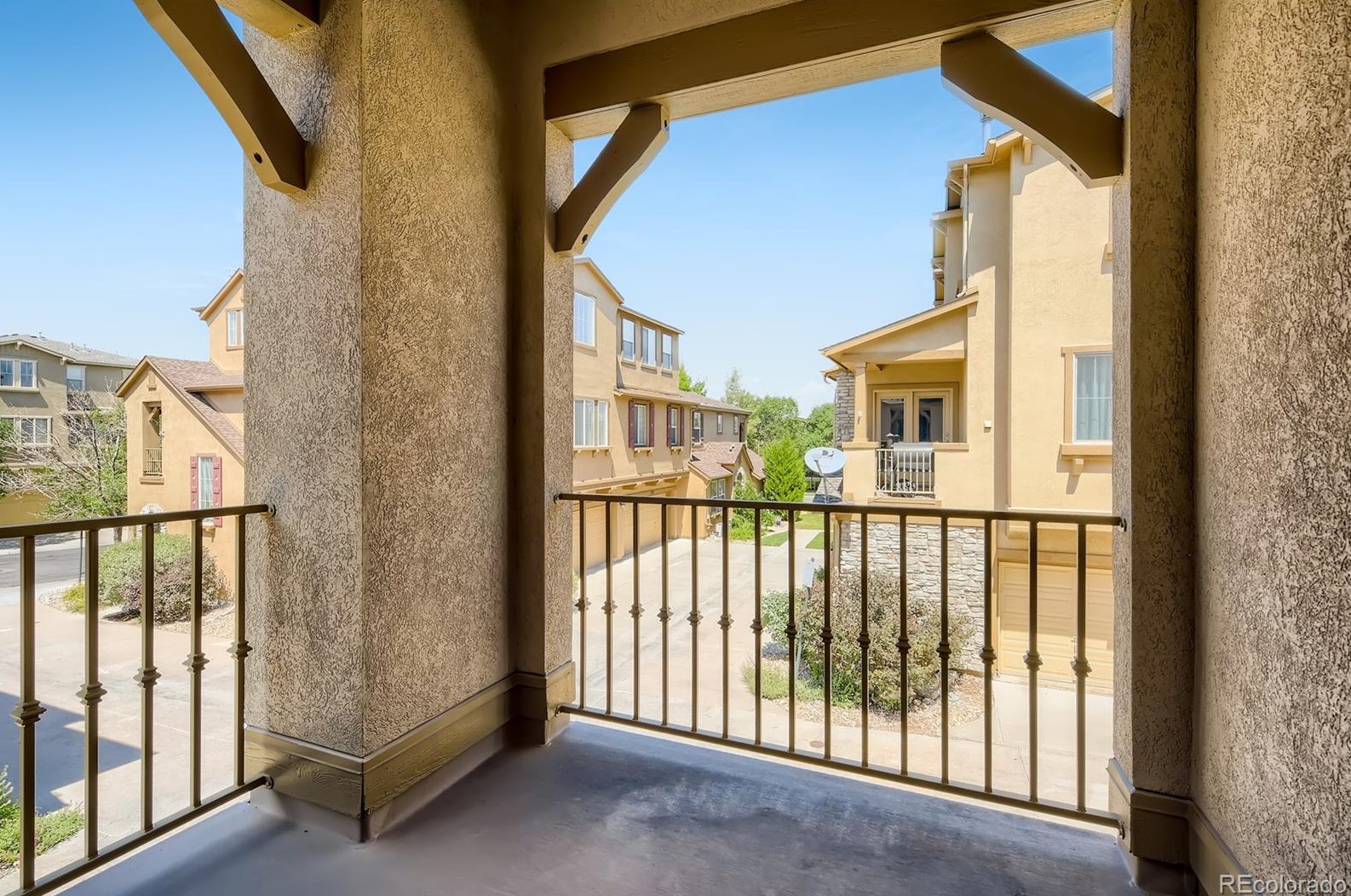 10570 Parkington Ln, Littleton CO 80126-6732 exterior