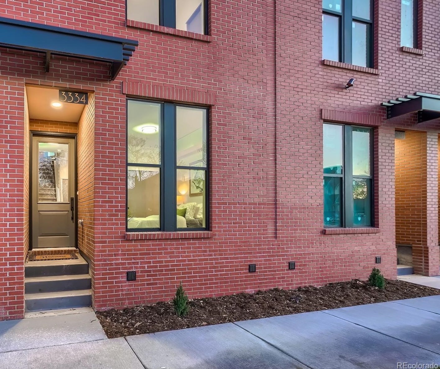 3328 Curtis St, Denver CO  80205-2755 exterior