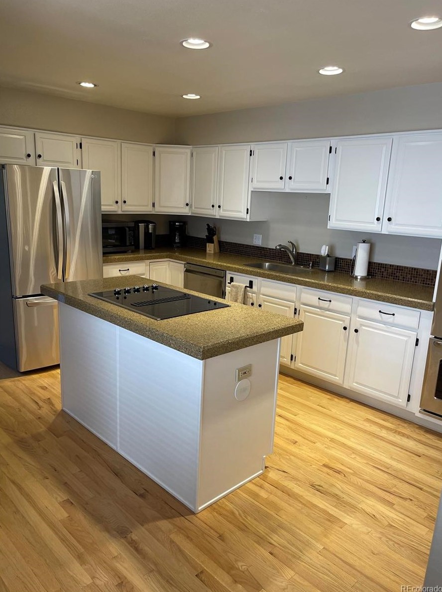 8703 Wentworth Ct, Littleton CO  80124-3112 exterior