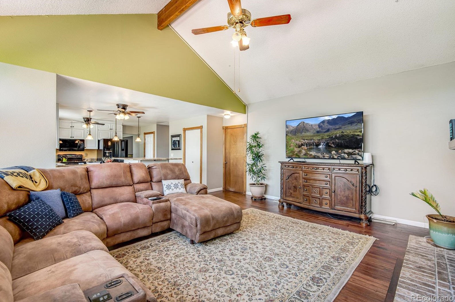 8261 Portland Ave, Littleton CO 80128-4495 exterior