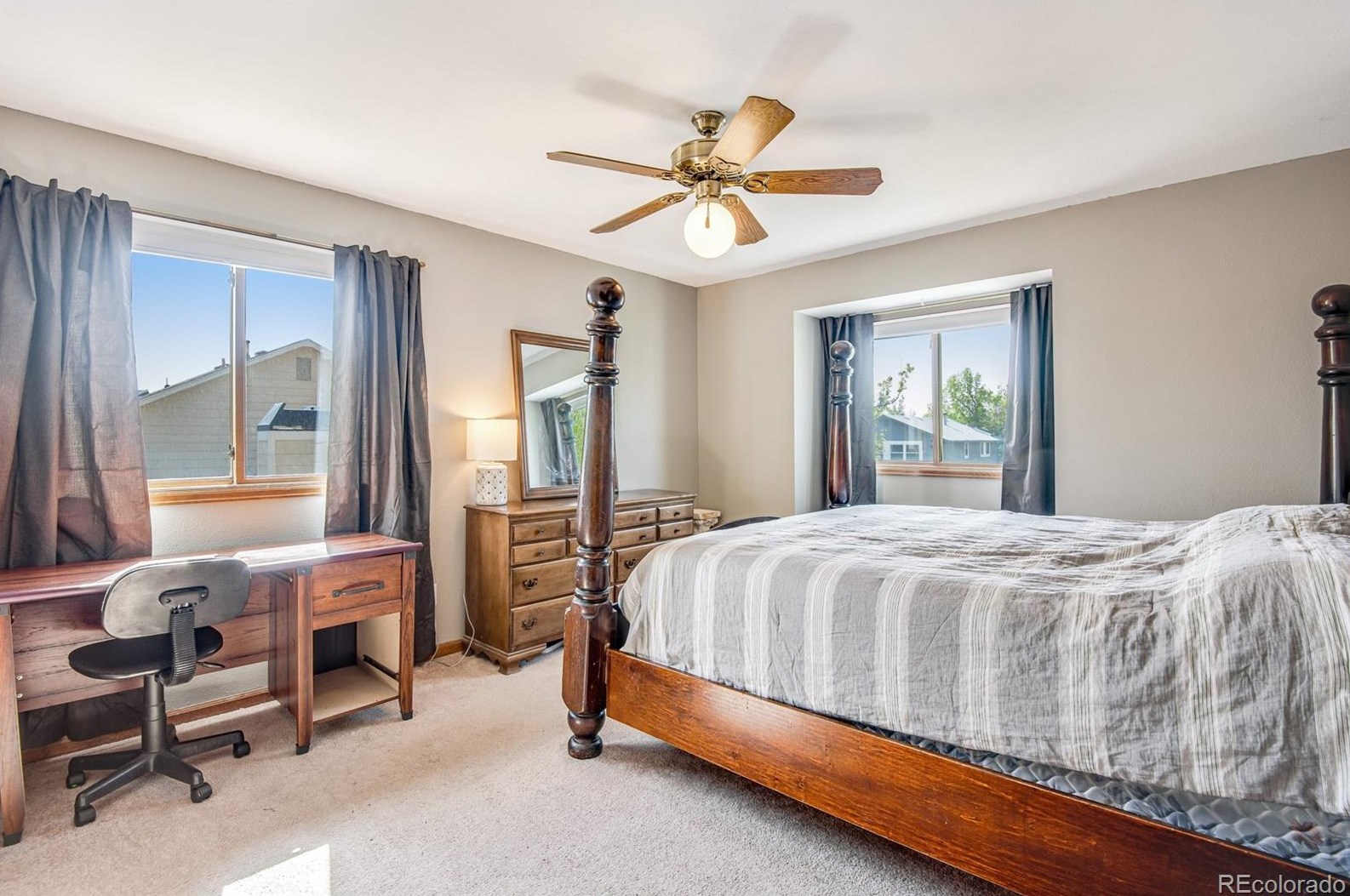 8261 Portland Ave, Littleton CO 80128-4495 exterior