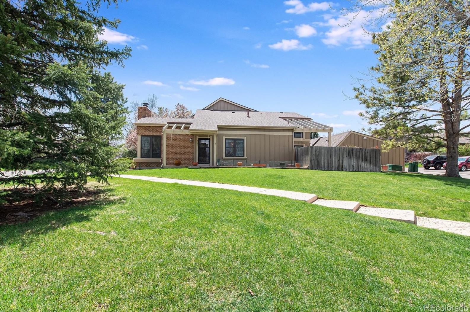 8190 E Phillips Ave, Englewood, CO 80112