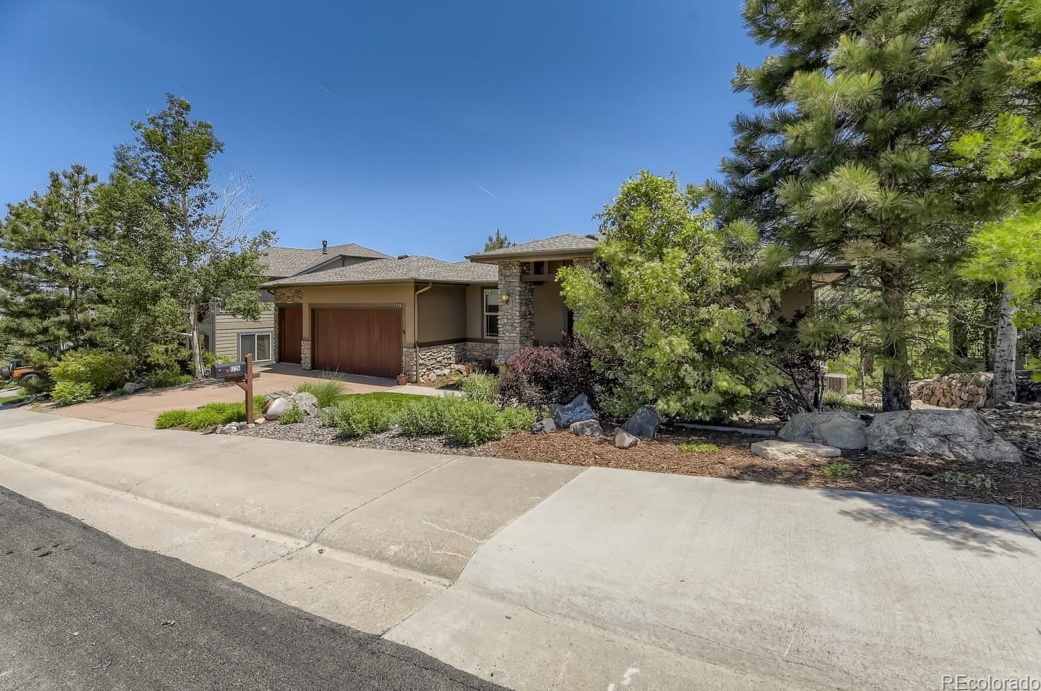 1726 Ridgetrail Ln, Castle Rock, CO 80104-7417
