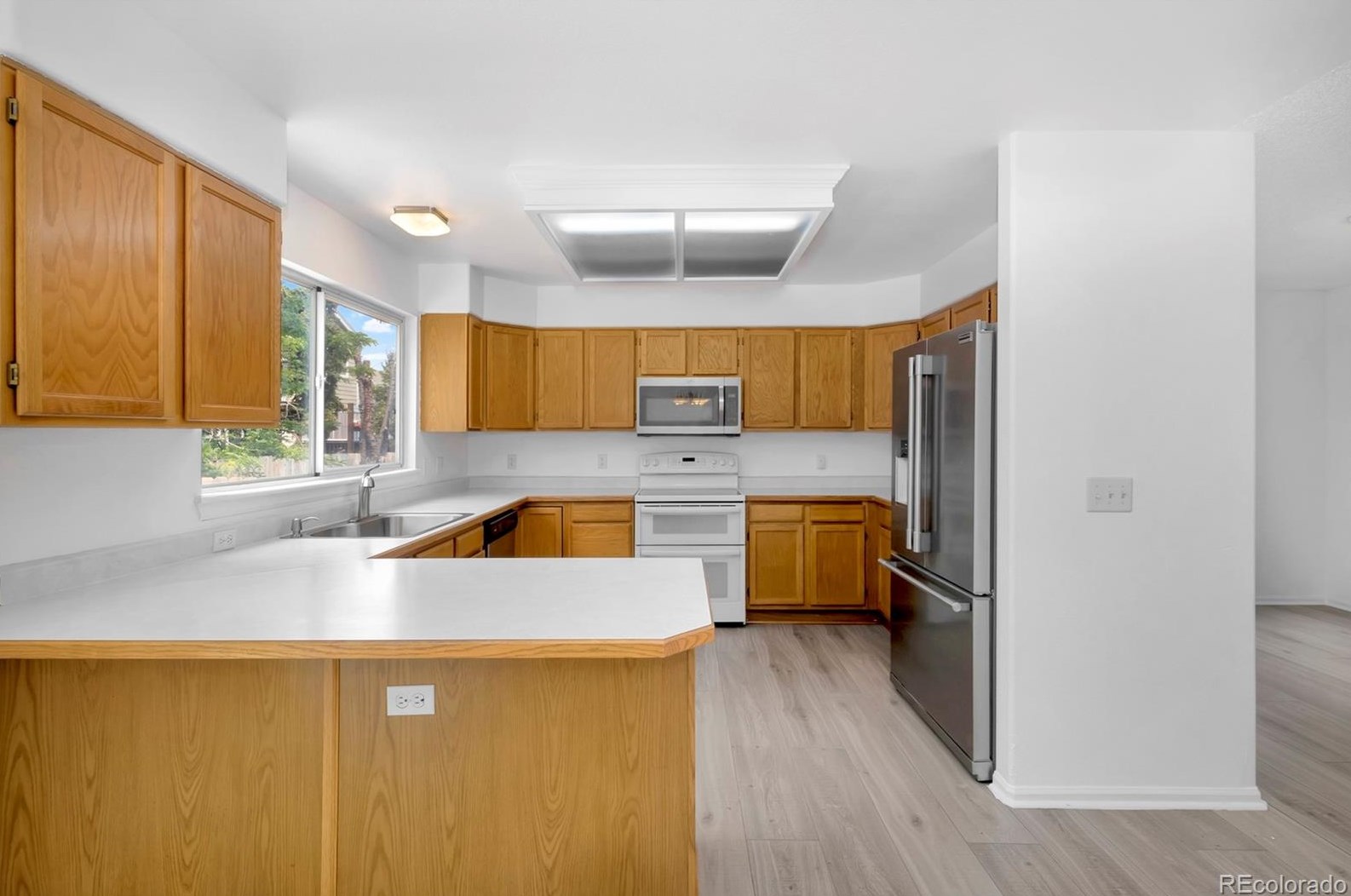 275 Pembrook St, Castle Rock, CO 80104-8956