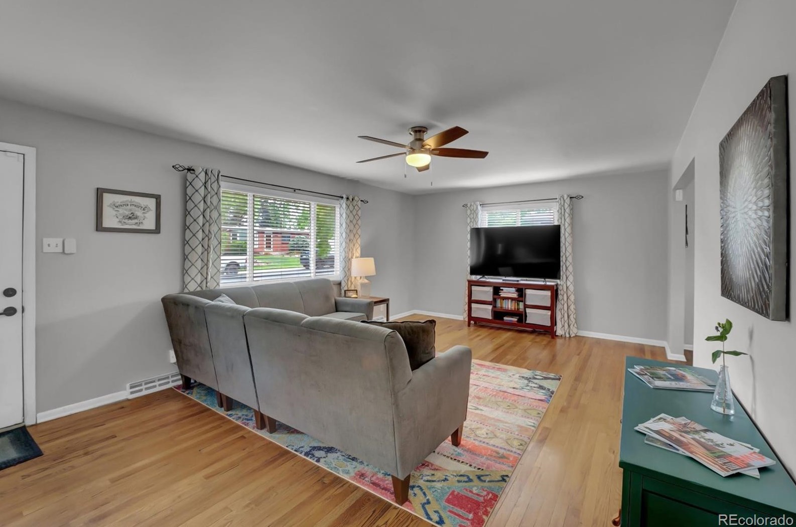 833 Crestline Ave, Littleton CO 80120-1217 exterior