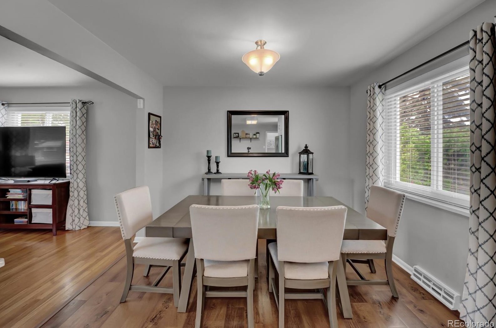 833 Crestline Ave, Littleton CO 80120-1217 exterior