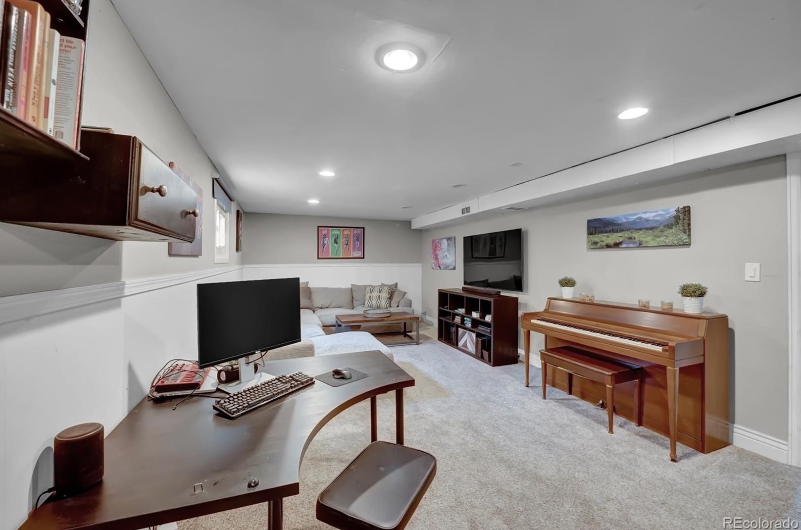 833 Crestline Ave, Littleton CO 80120-1217 exterior