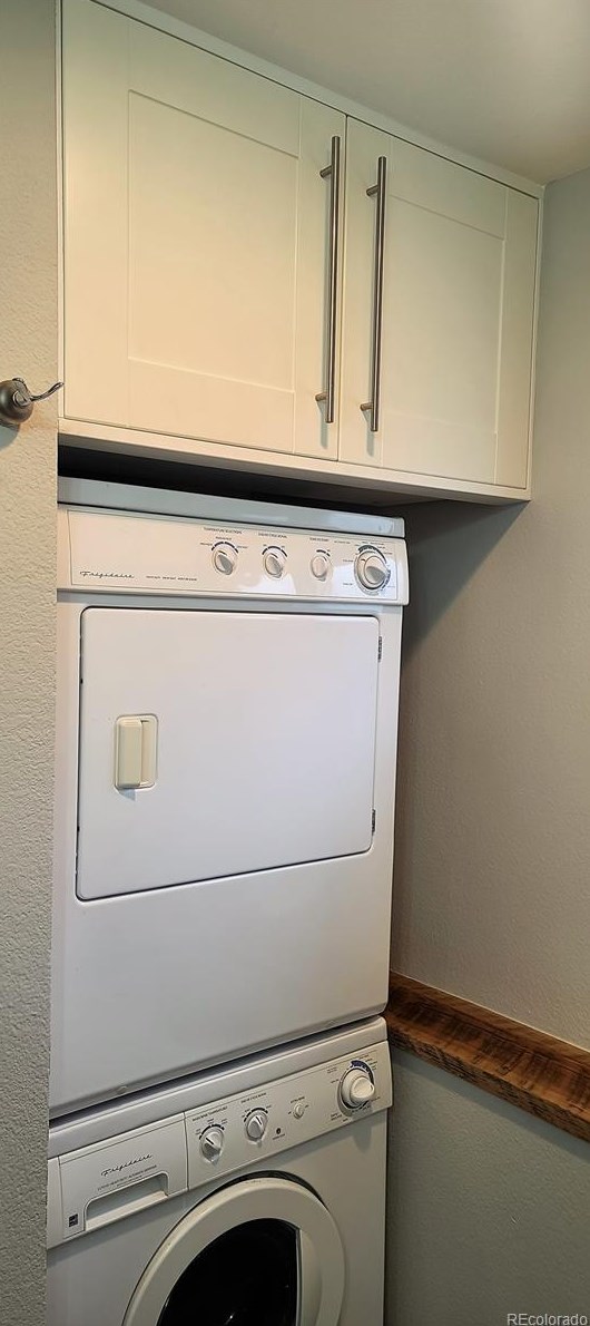 13195 Cross Ln, Littleton CO 80127-2134 exterior