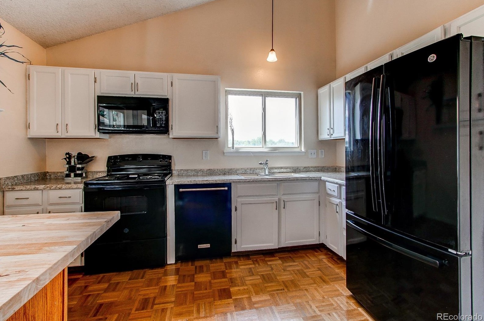 5650 71st Ave, Arvada CO  80003-3801 exterior
