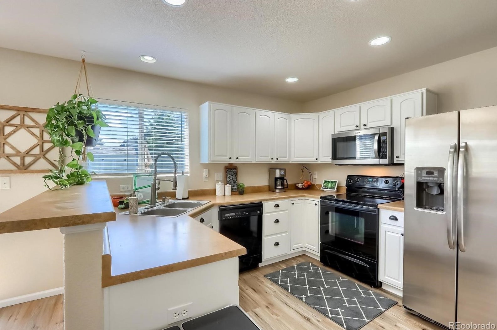 7690 Mule Deer Pl, Littleton CO 80125-8865 exterior