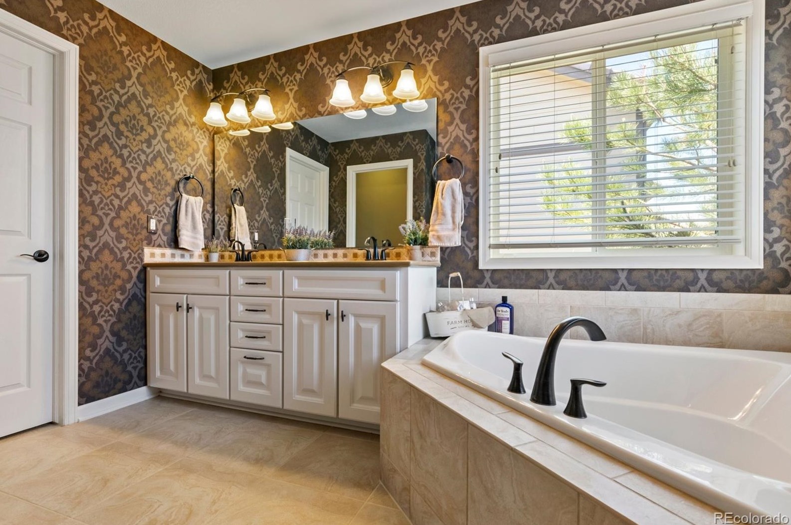 8081 Sabino Ln, Castle Rock CO  80108-9503 exterior